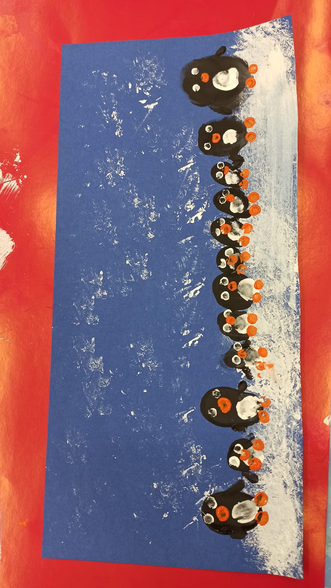 Tvoření přáníčko roztomilí tučňáci otisky 